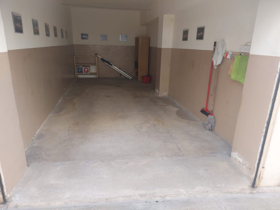 Well-kept street level garage for sale in Qawra